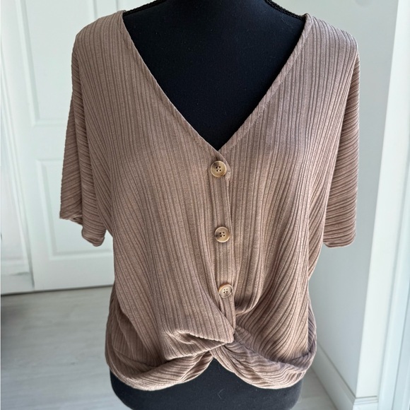Stylish Everette Tan Top - Picture 2 of 5